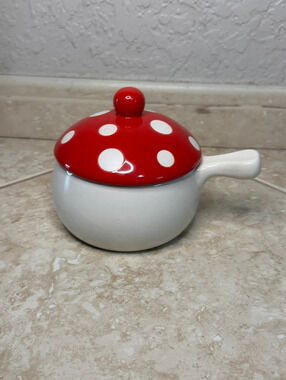World Market Ceramic Spotted Mushroom Lidded Soup Crock Bowl